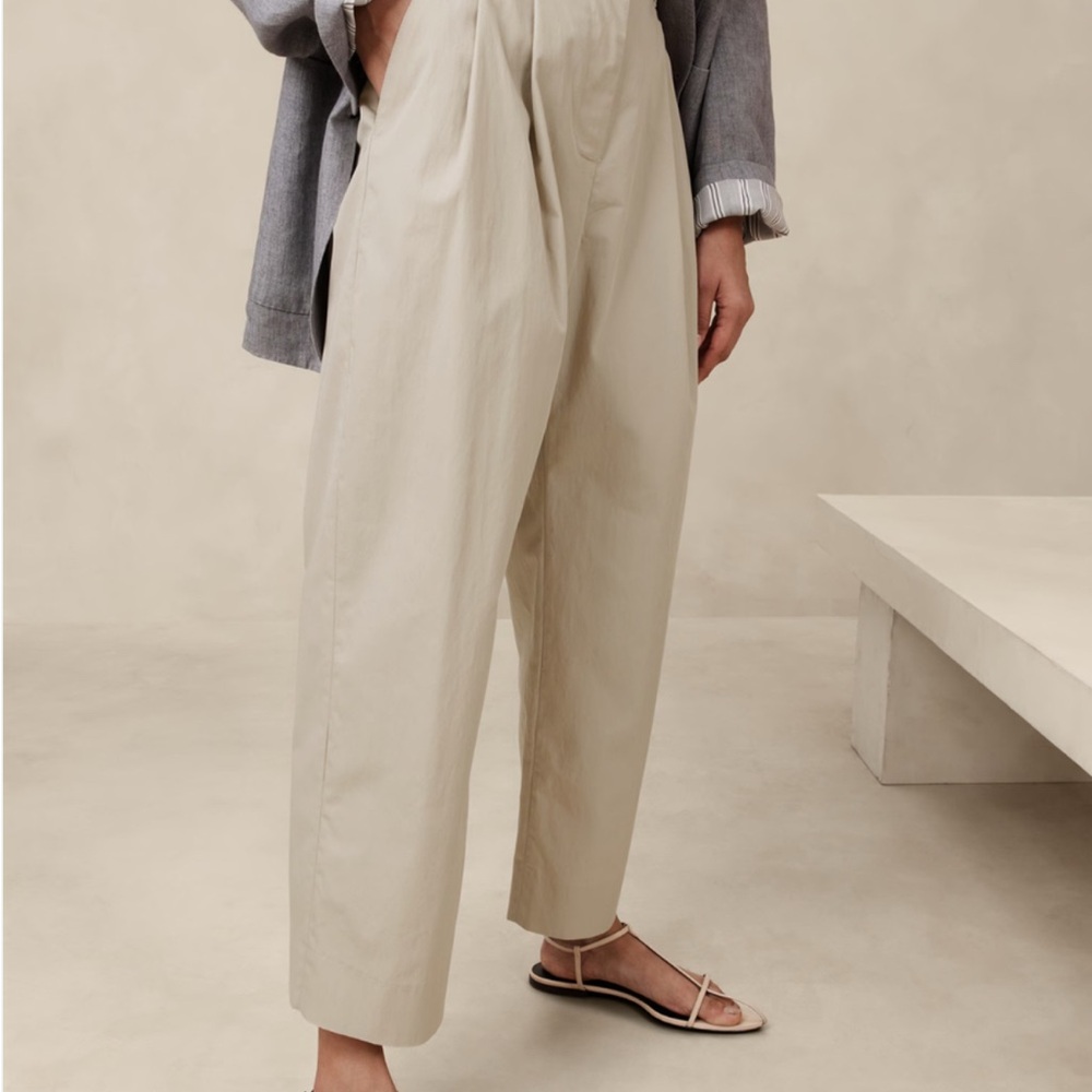 Banana Republic Beige Cropped Pants